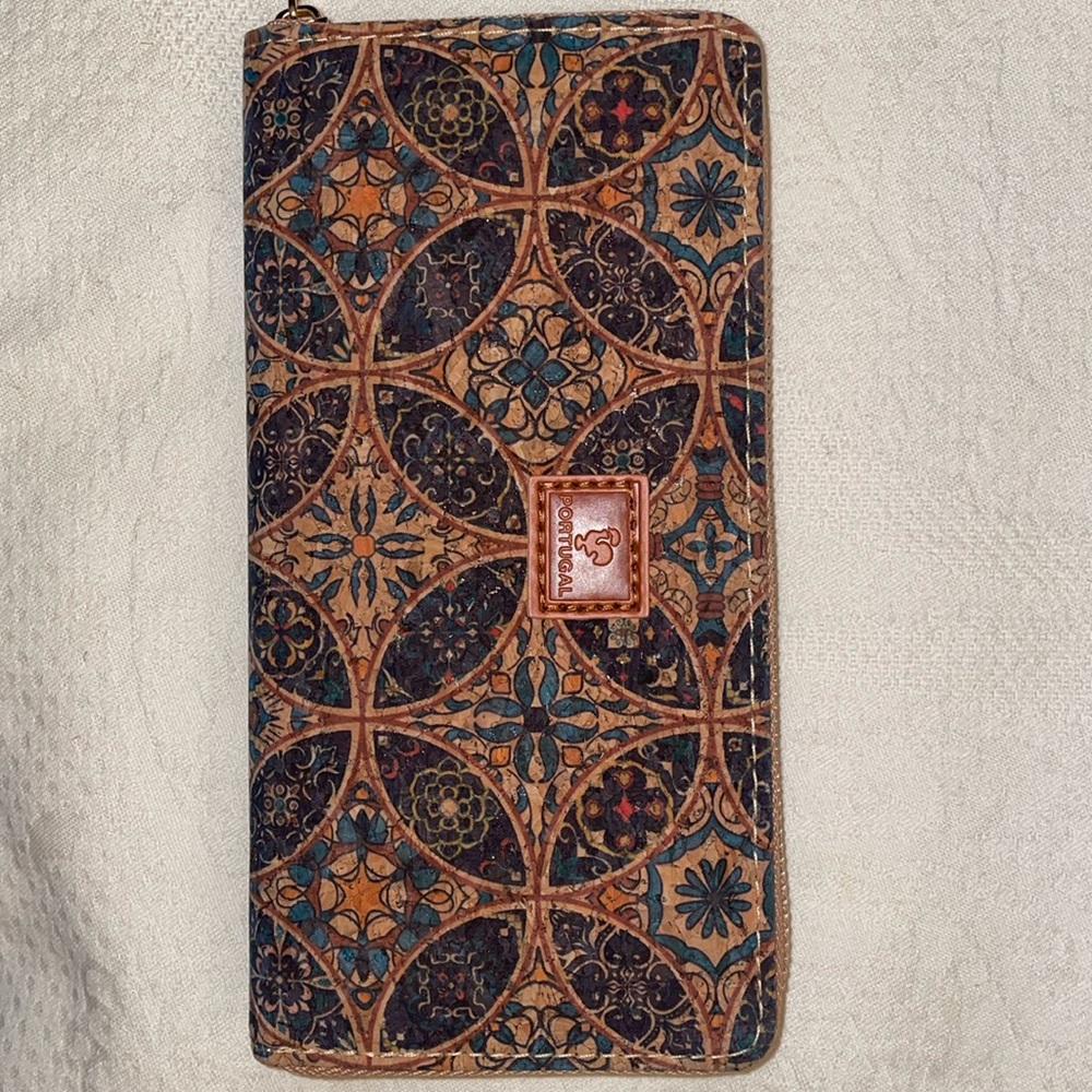 New Cork wallet, purchased in Portugal. Predominantly navy blue & tan